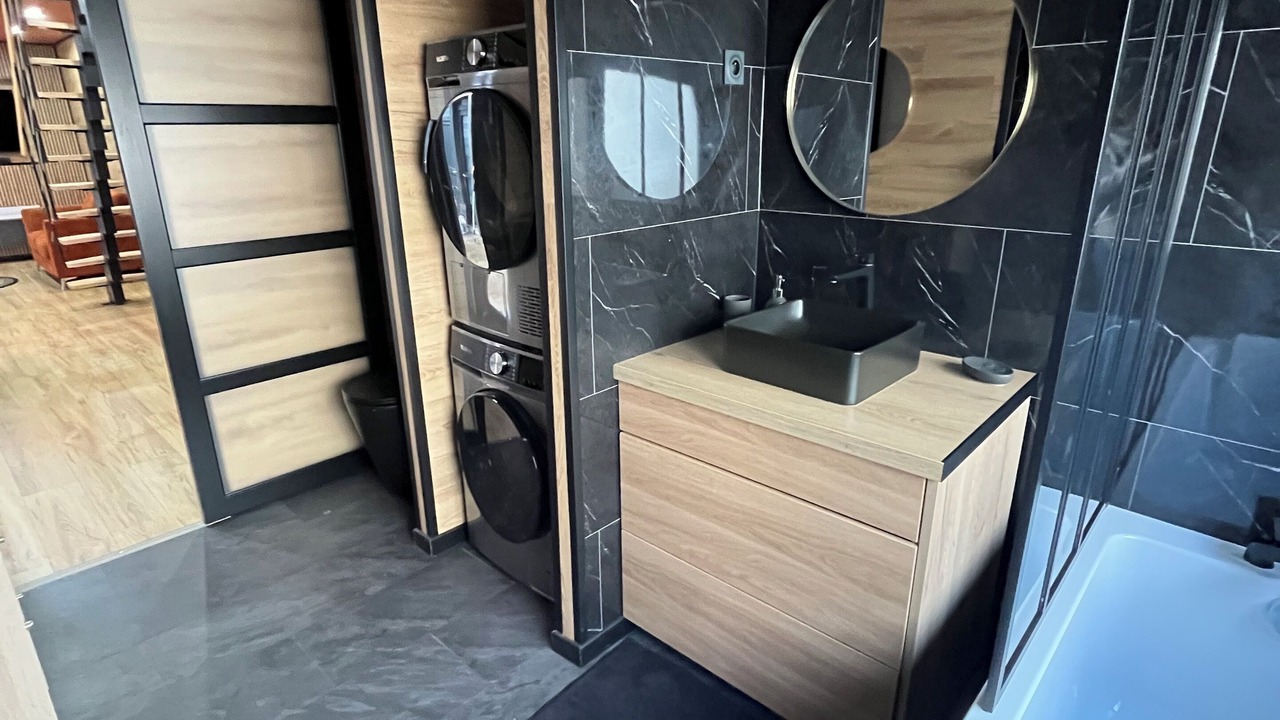 Photo of Bathroom in Calais City Center