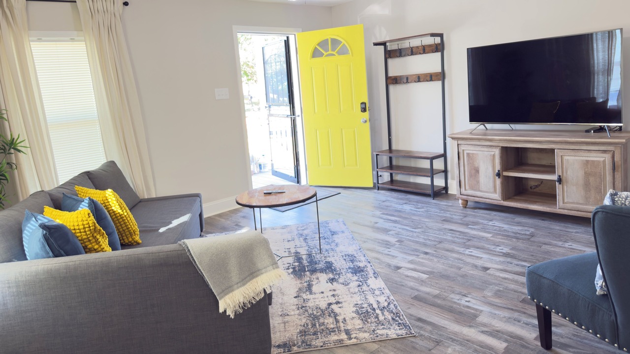 Photo of Livingroom in Uptown