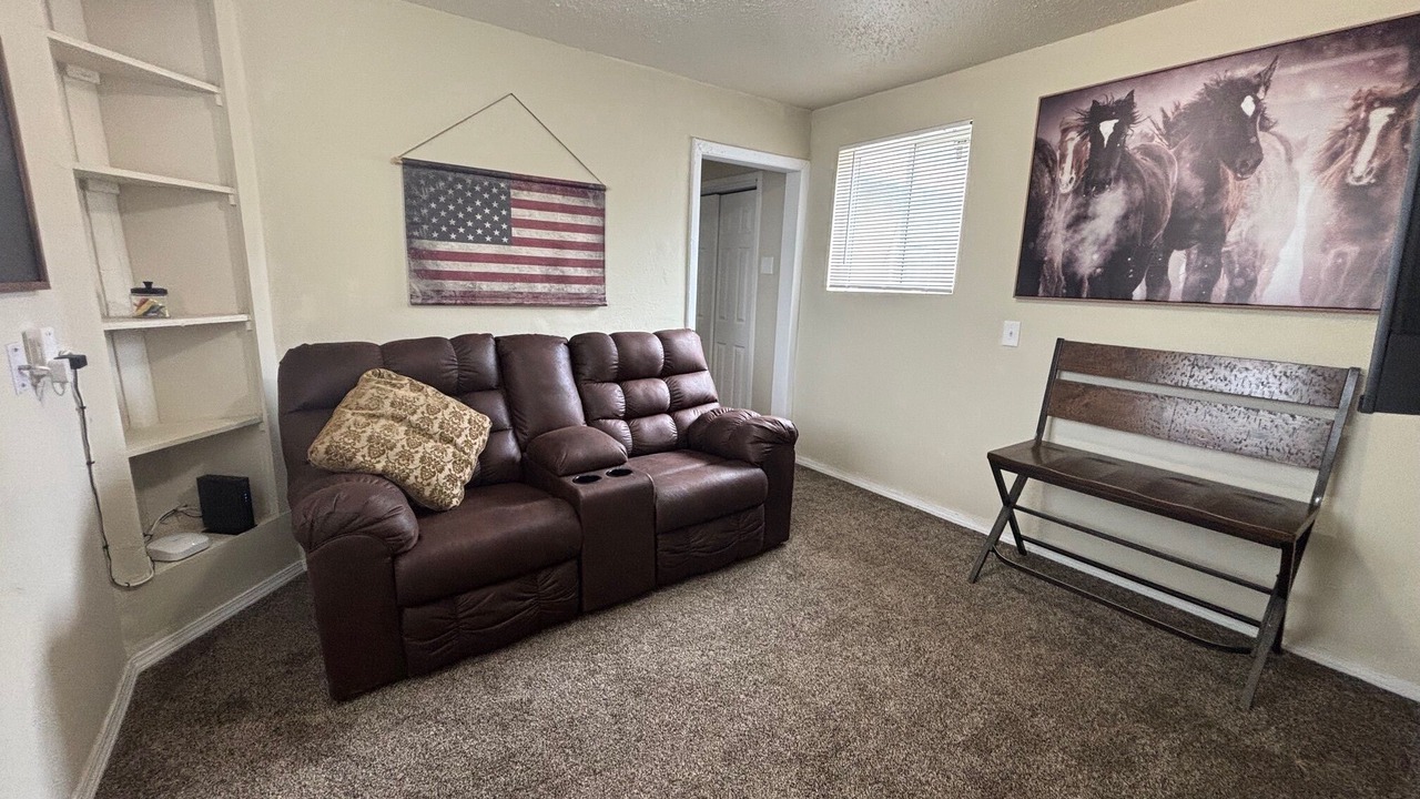 Photo of Livingroom in Roswell