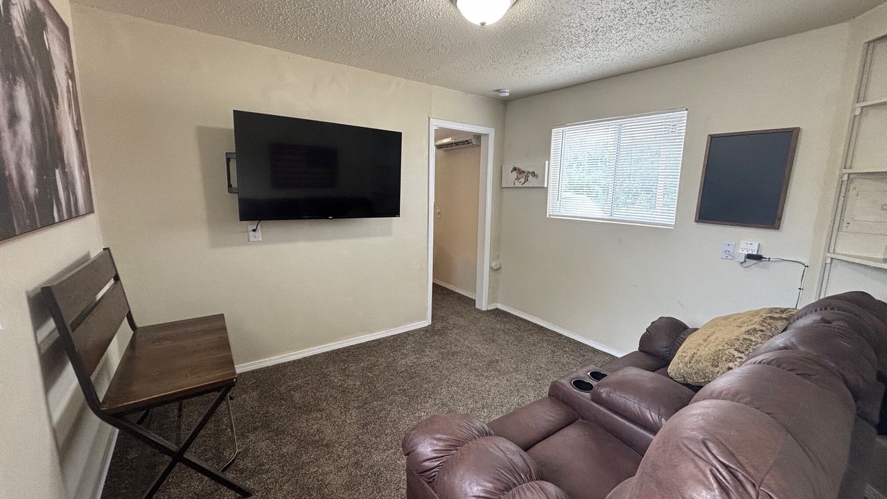 Photo of Livingroom in Roswell
