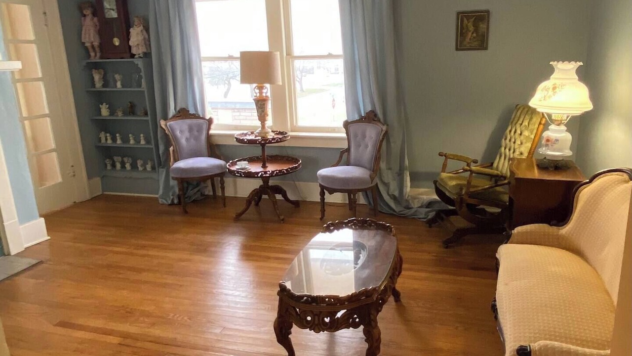 Photo of Livingroom in Duncan
