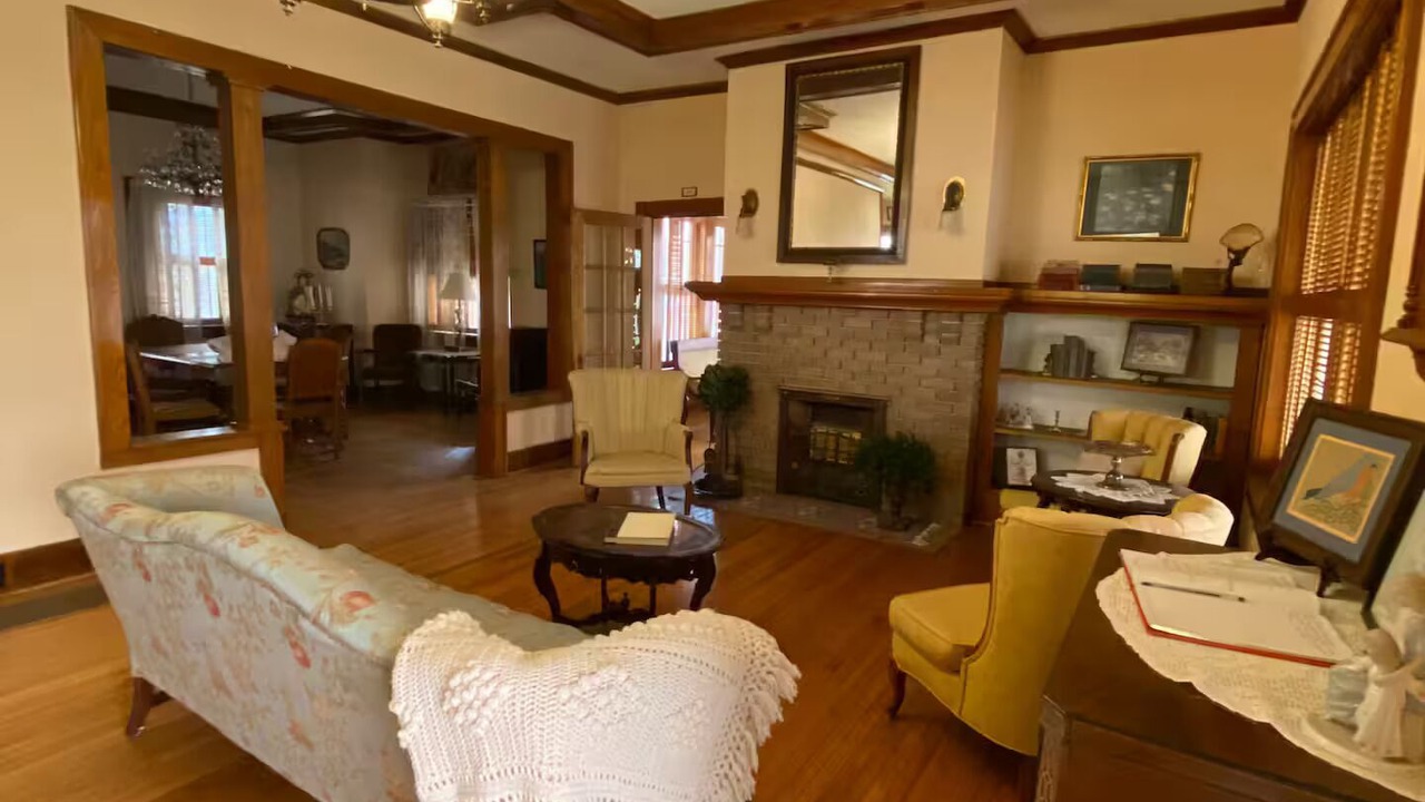 Photo of Livingroom in Duncan