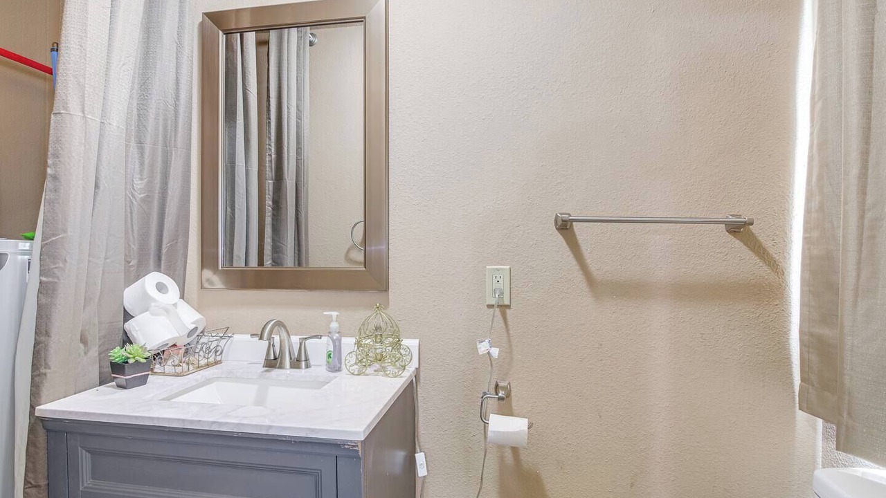 Photo of Bathroom in Poplar Grove