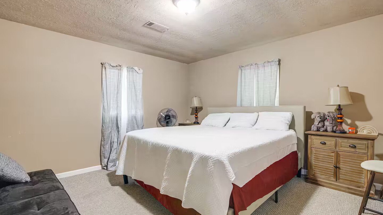 Photo of Bedroom in Poplar Grove