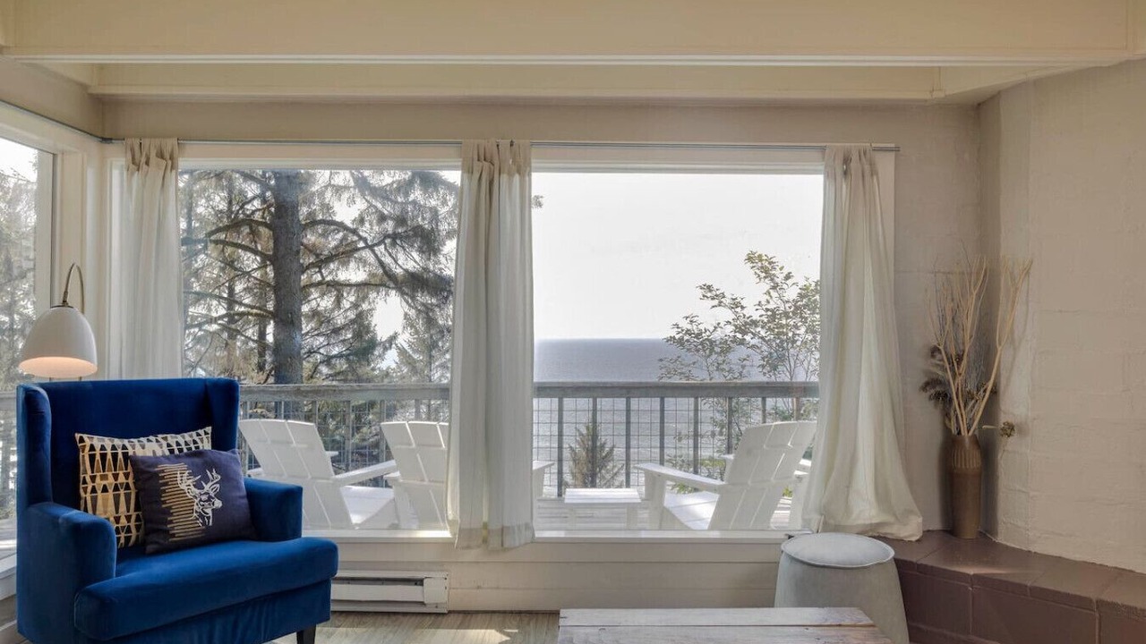Photo of Livingroom in Roads End