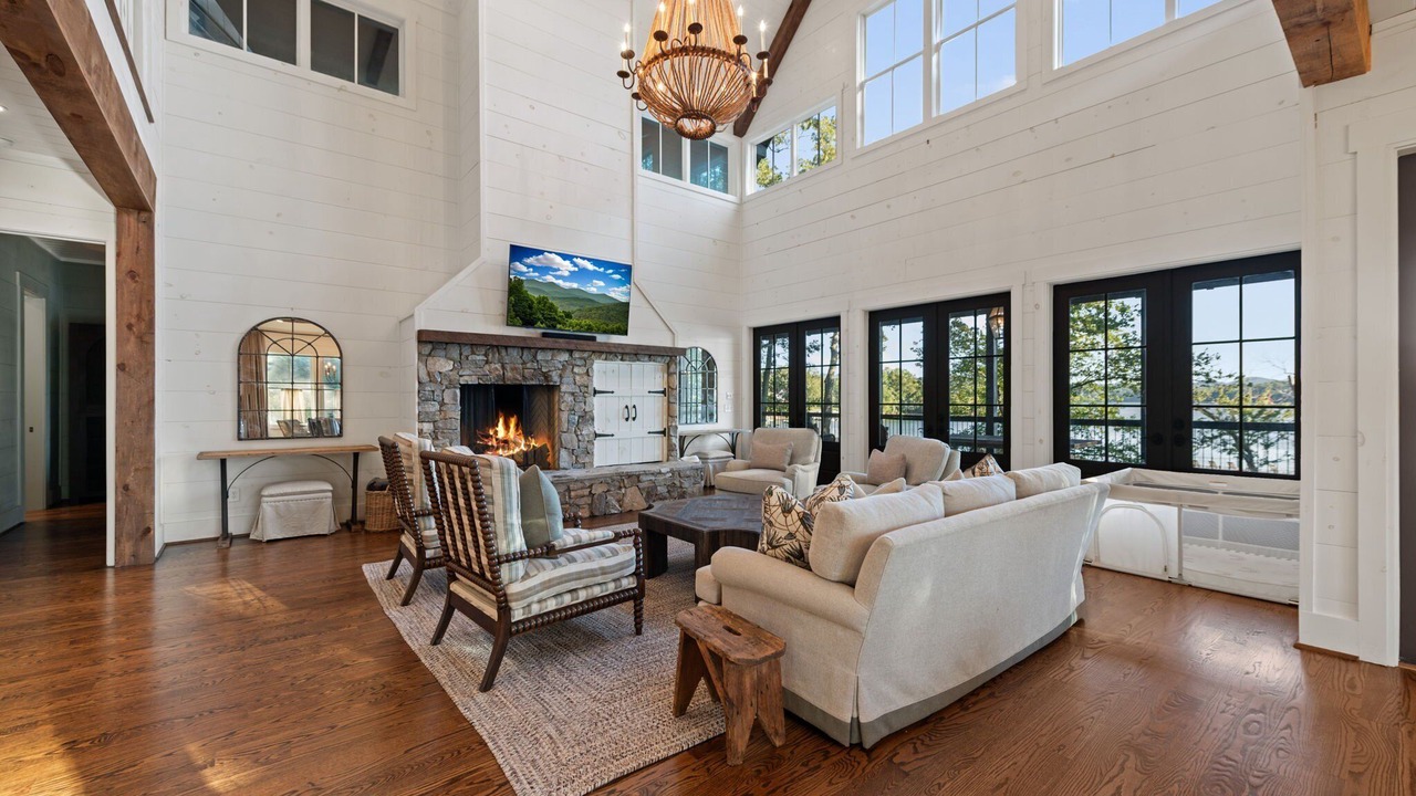 Photo of Livingroom in Morganton