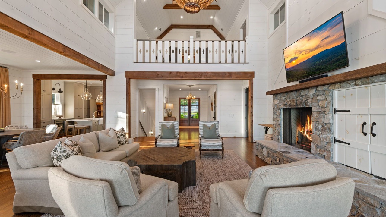 Photo of Livingroom in Morganton