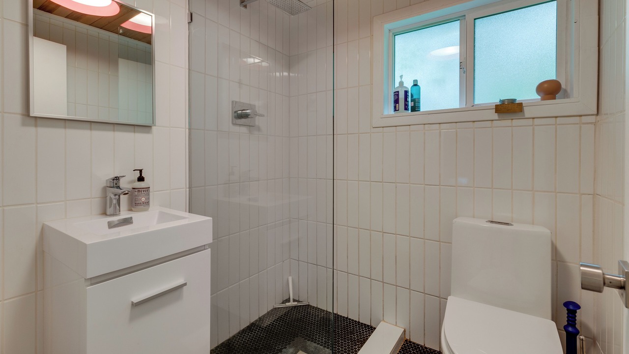 Photo of Bathroom in Zigzag