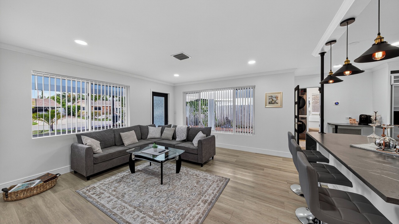 Photo of Livingroom in Central Business District