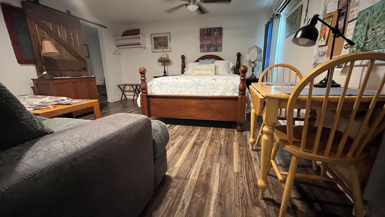 Photo of Bedroom in Glen Rose