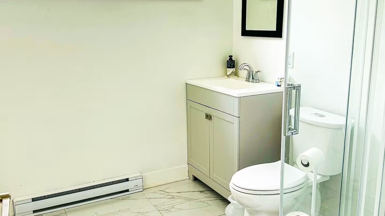 Photo of Bathroom in Saint-Hubert