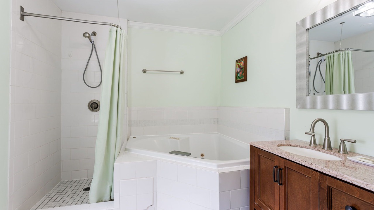 Photo of Bathroom in West Irondequoit