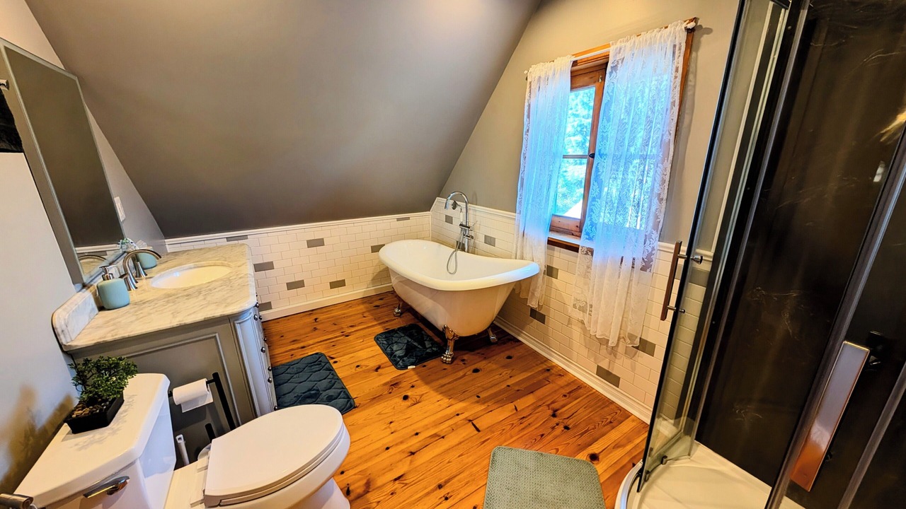 Photo of Bathroom in Greater Napanee
