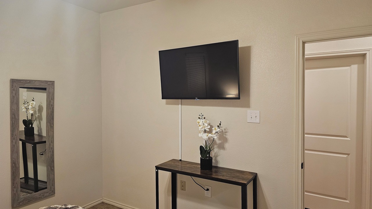 Photo of Bedroom in North by Northwest