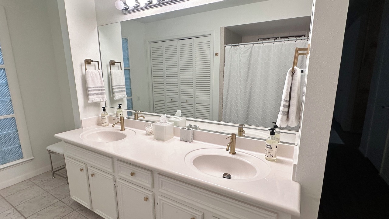 Photo of Bathroom in Brookhollow