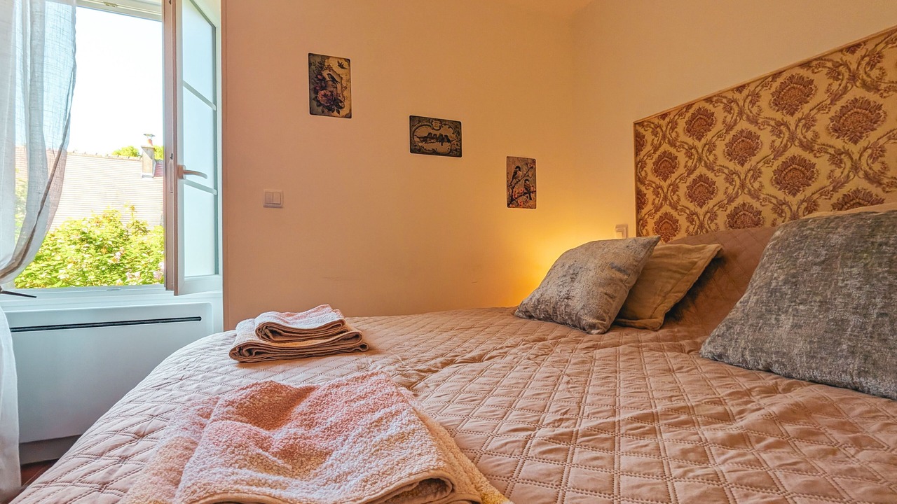 Photo of Bedroom in Azay-le-Ferron