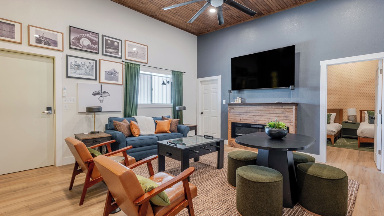 Photo of Livingroom in Graford