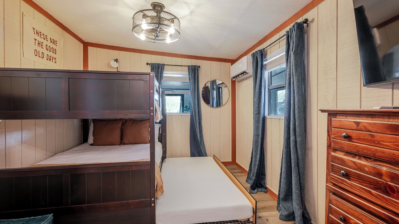 Photo of Bedroom in Graford