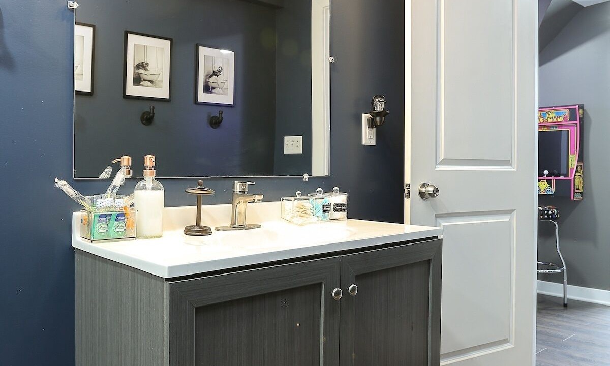 Photo of Bathroom in Babe Denny