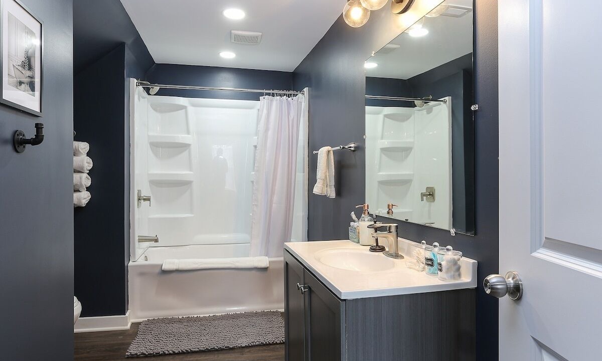 Photo of Bathroom in Babe Denny