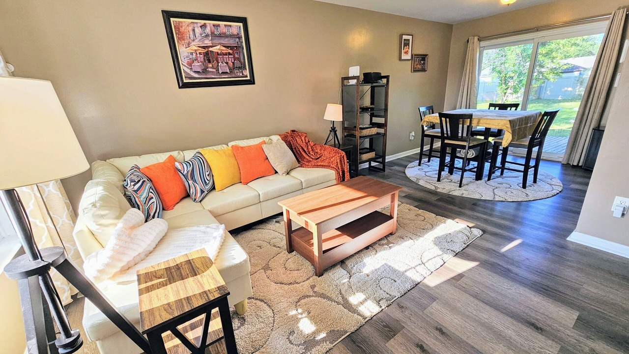 Photo of Livingroom in Romulus
