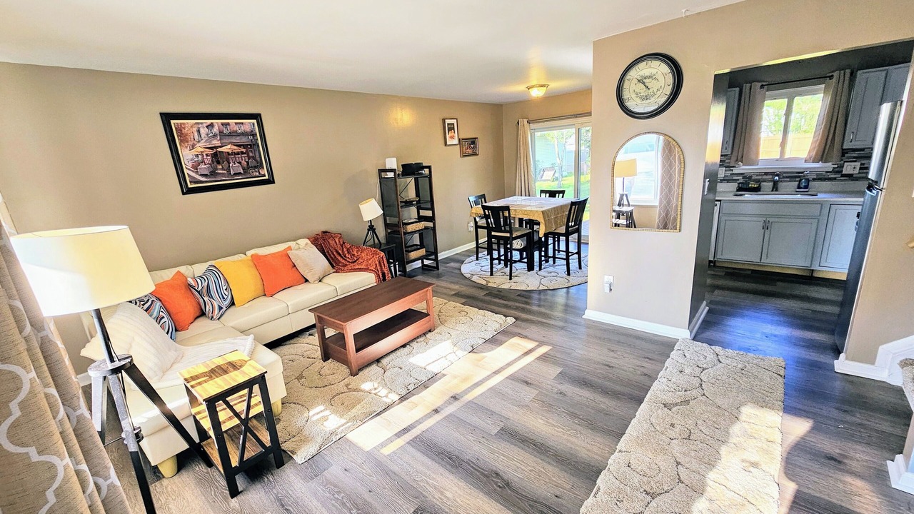 Photo of Livingroom in Romulus