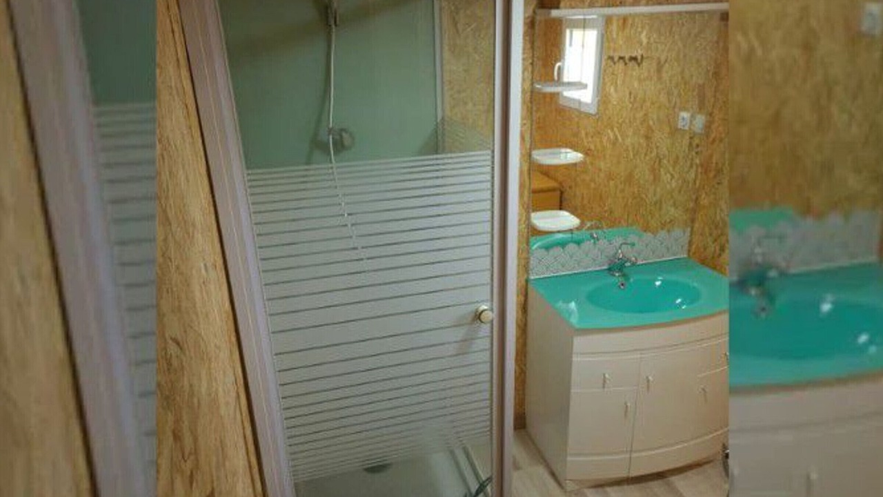 Photo of Bathroom in Les Grandes-Ventes