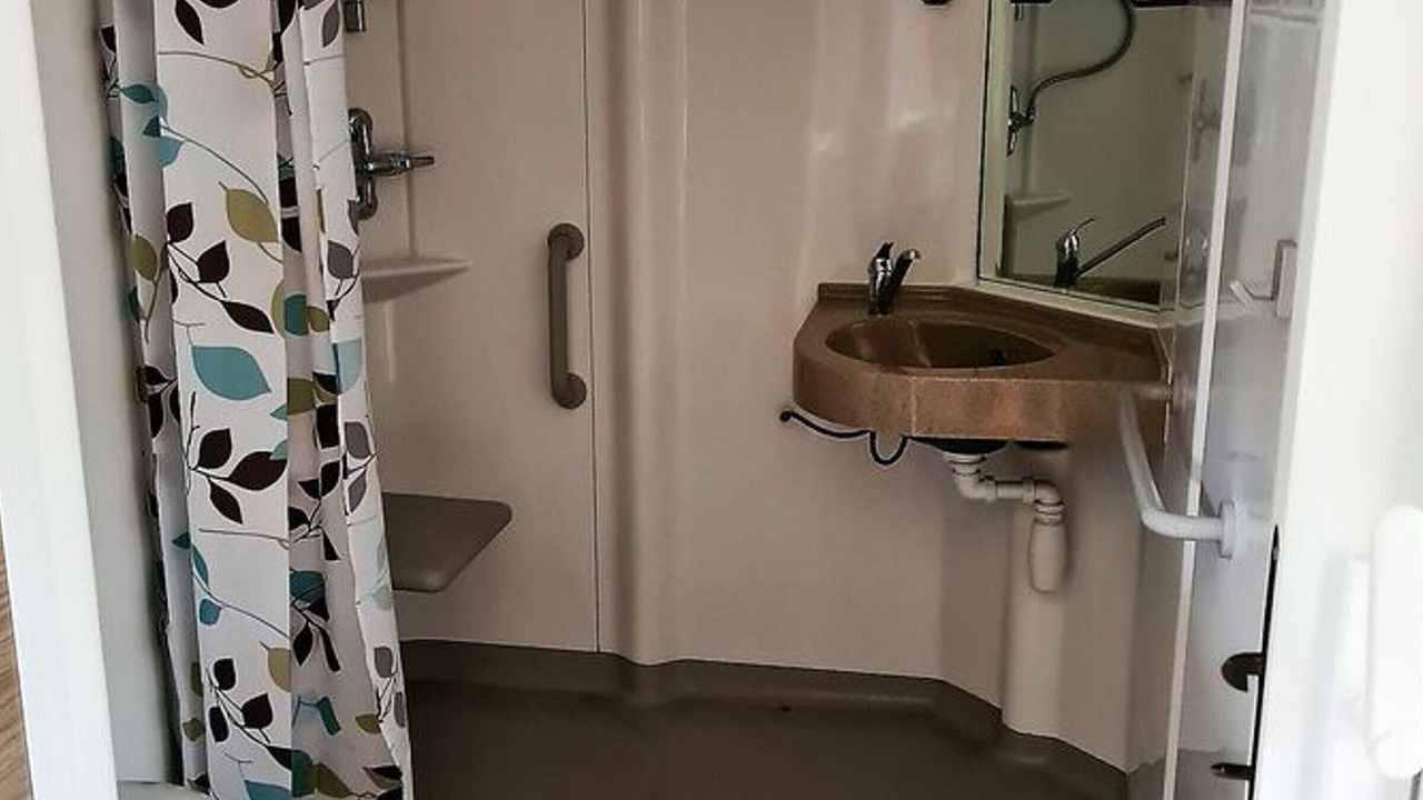 Photo of Bathroom in Les Grandes-Ventes