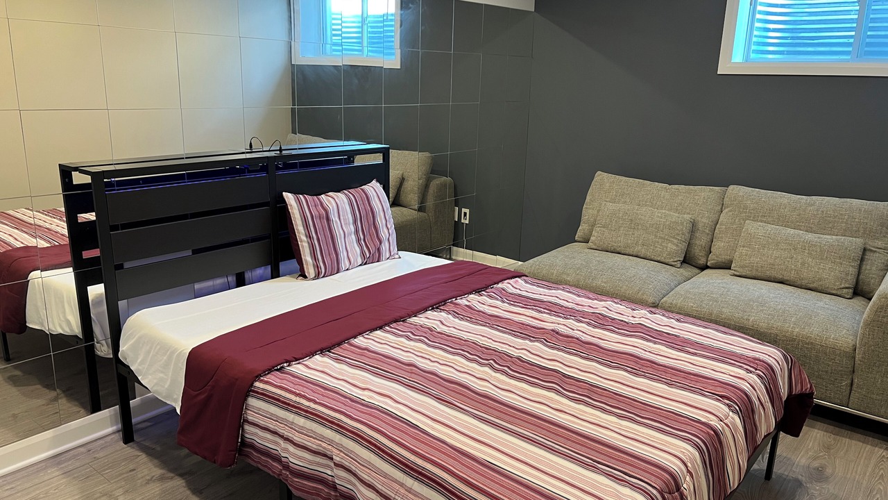 Photo of Bedroom in Ottawa Division