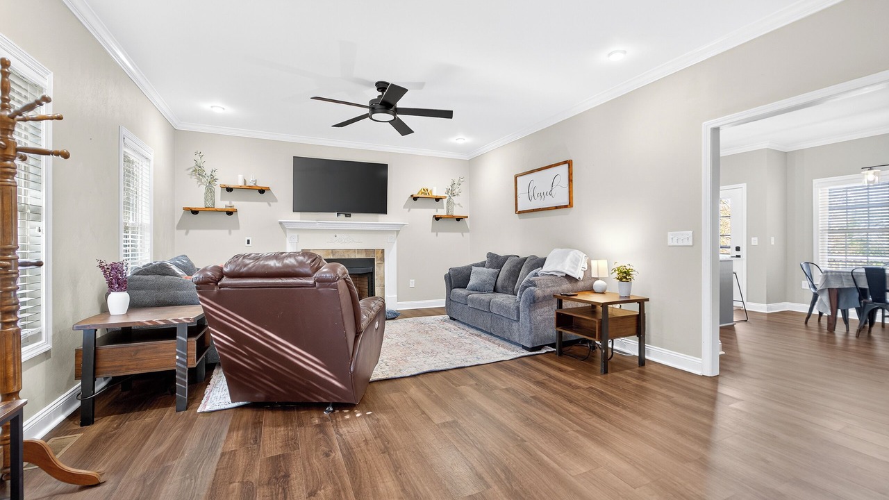 Photo of Livingroom in Troutville