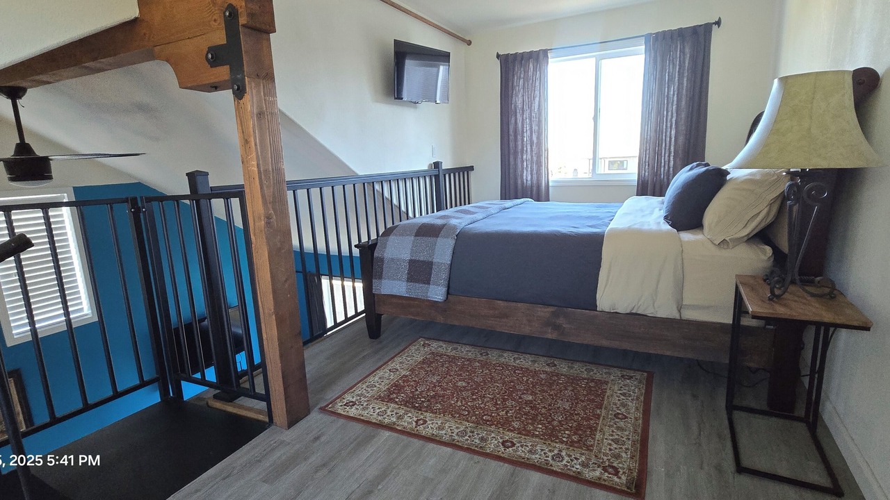 Photo of Bedroom in Crescent City North