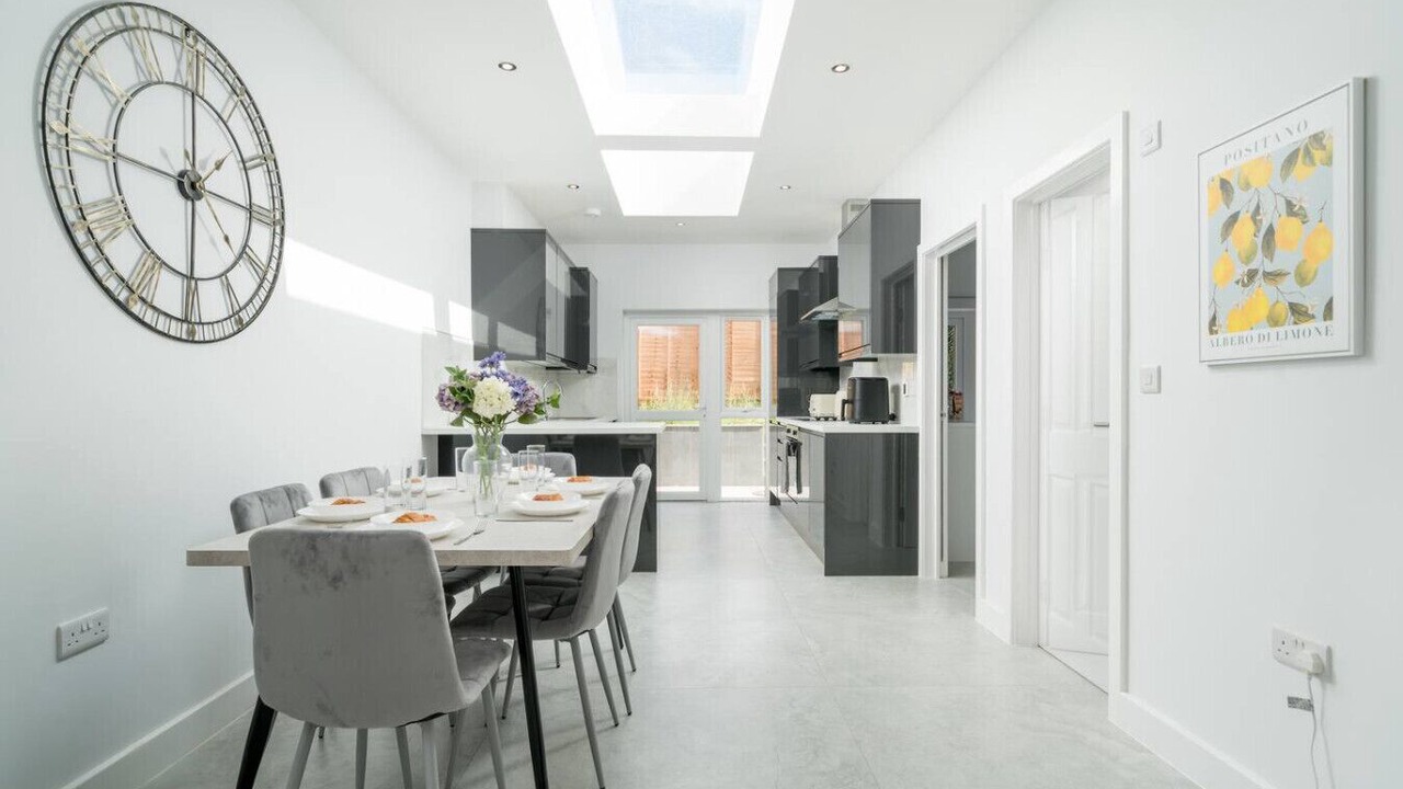 Photo of Others in Edgware