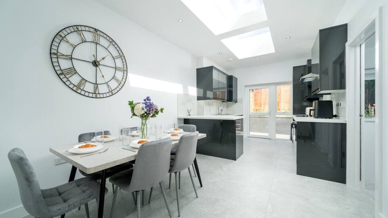 Photo of Others in Edgware