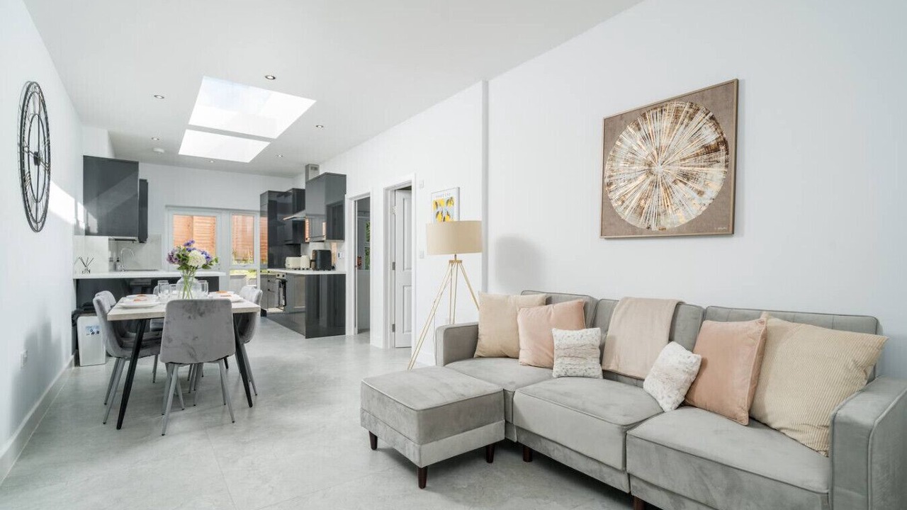 Photo of Livingroom in Edgware