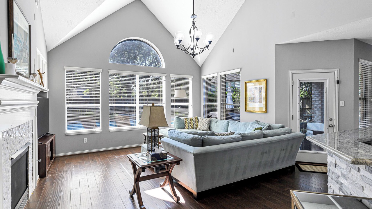 Photo of Livingroom in Cinco Ranch