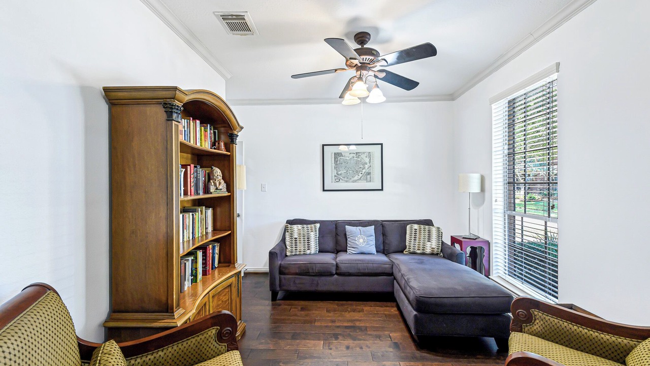 Photo of Livingroom in Cinco Ranch