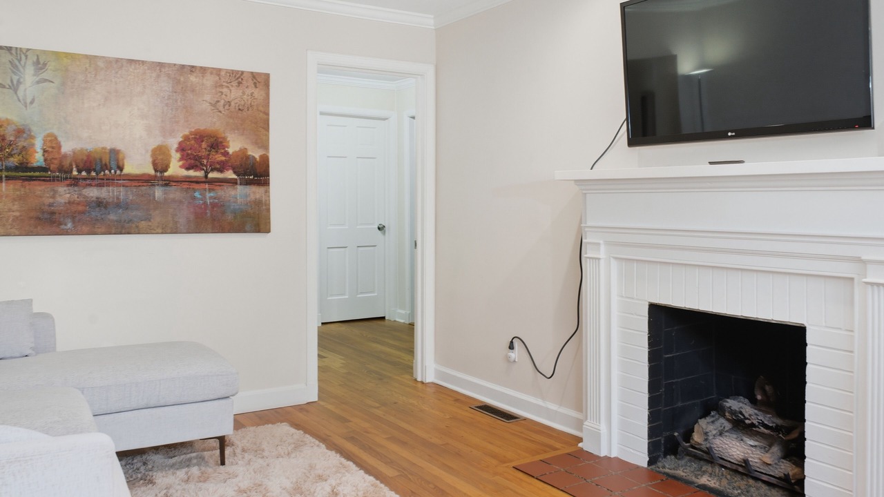 Photo of Livingroom in Loring Heights