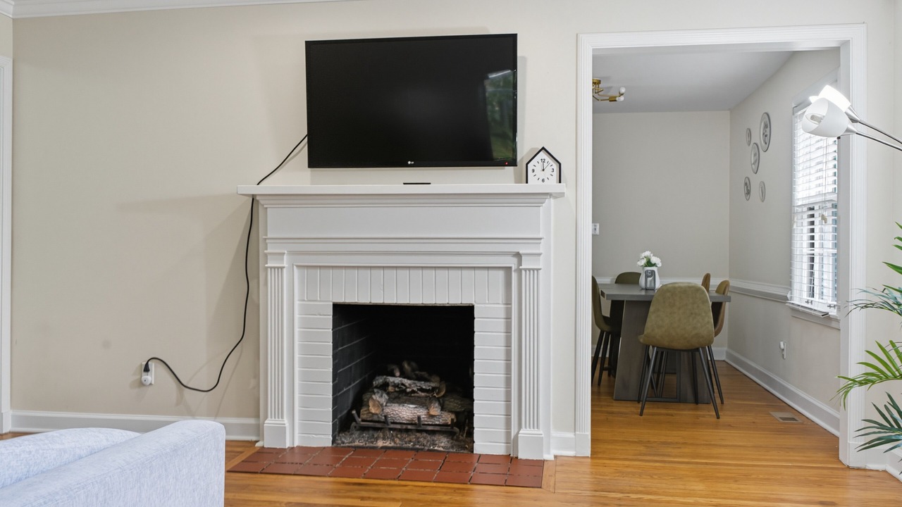 Photo of Livingroom in Loring Heights