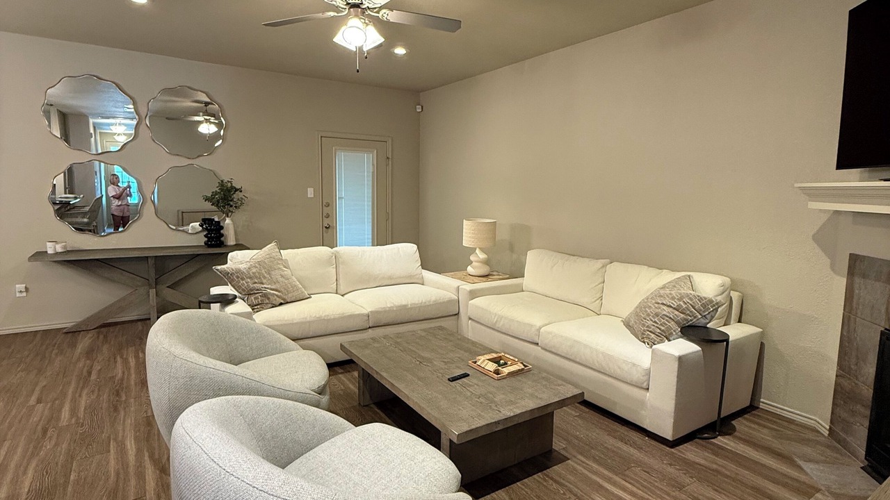 Photo of Livingroom in North Overton