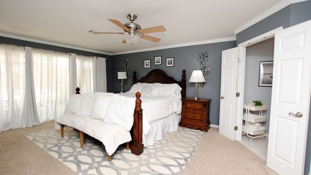 Photo of Bedroom in Memorial Parkway