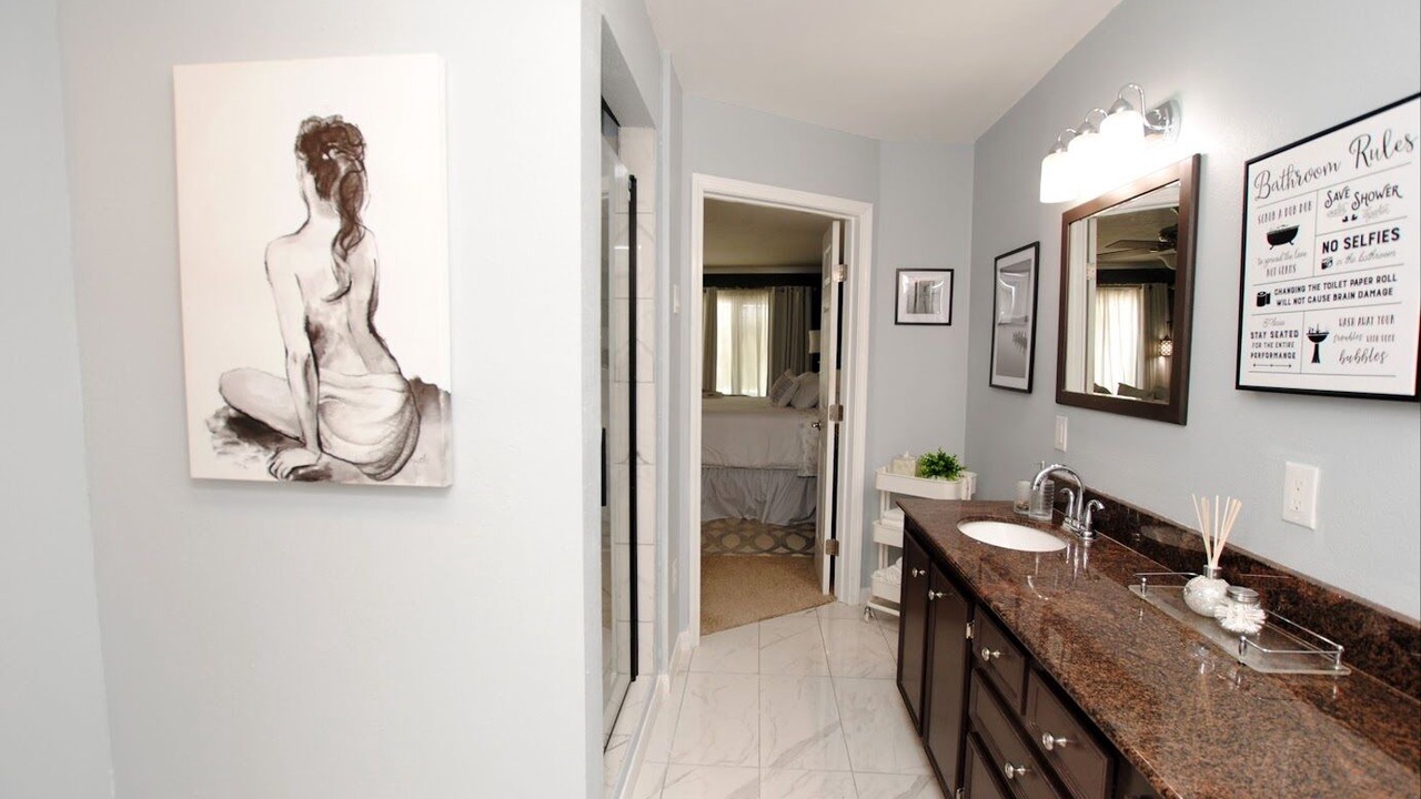 Photo of Bathroom in Memorial Parkway