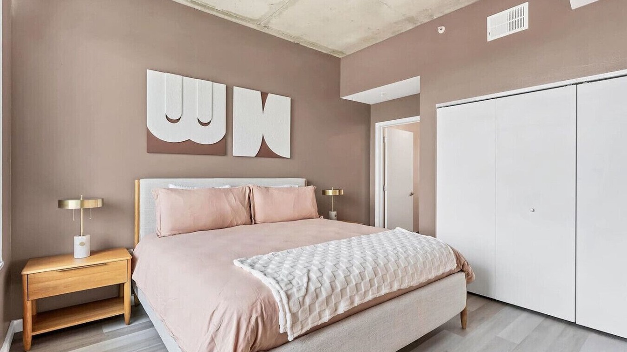 Photo of Bedroom in South Eola