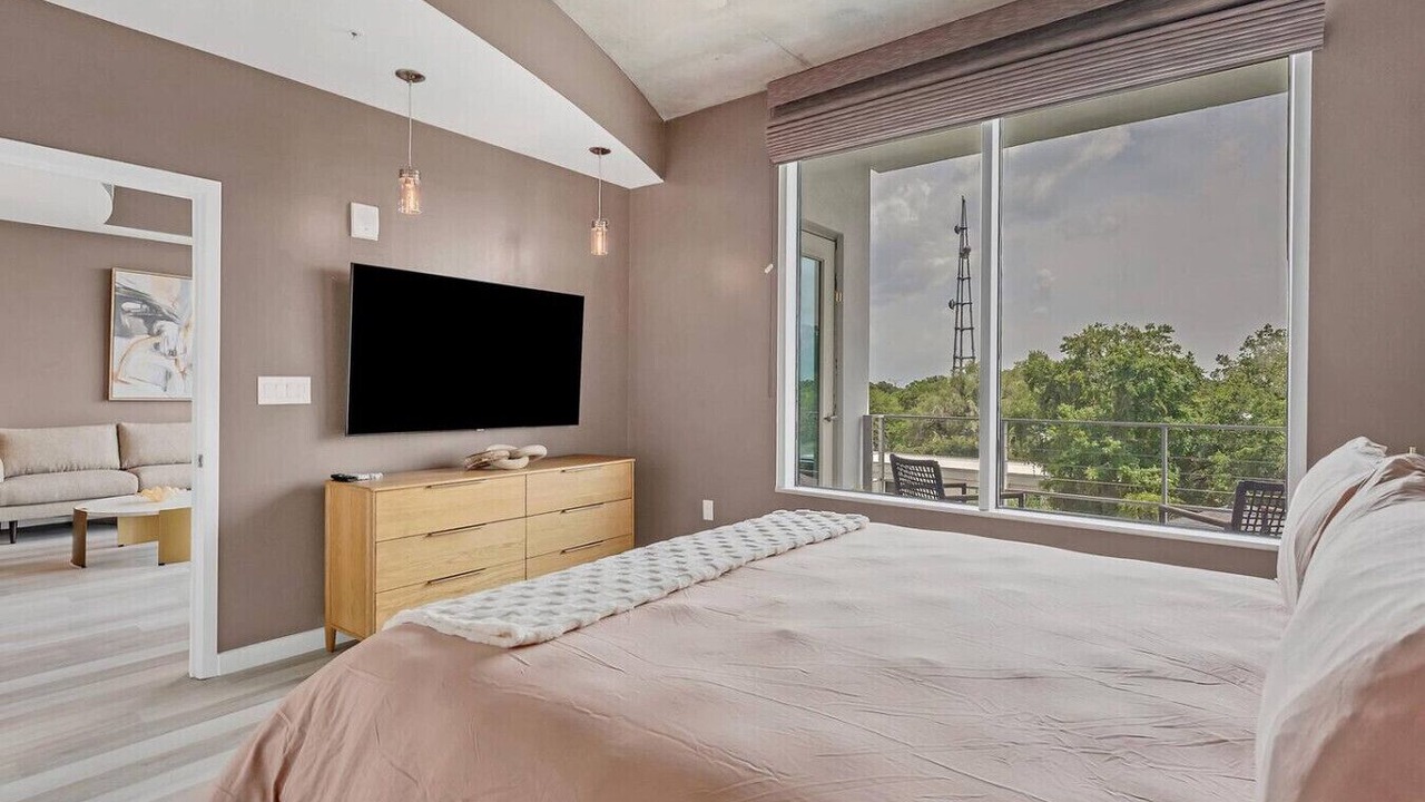 Photo of Bedroom in South Eola