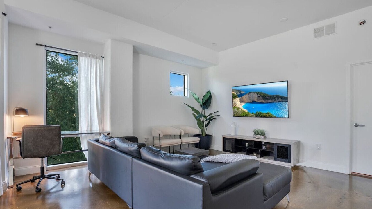 Photo of Livingroom in South Eola