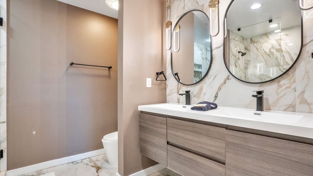 Photo of Bathroom in South Eola