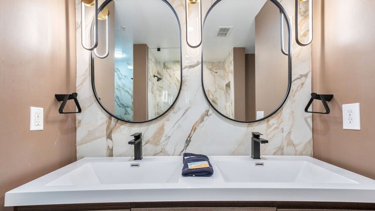 Photo of Bathroom in South Eola