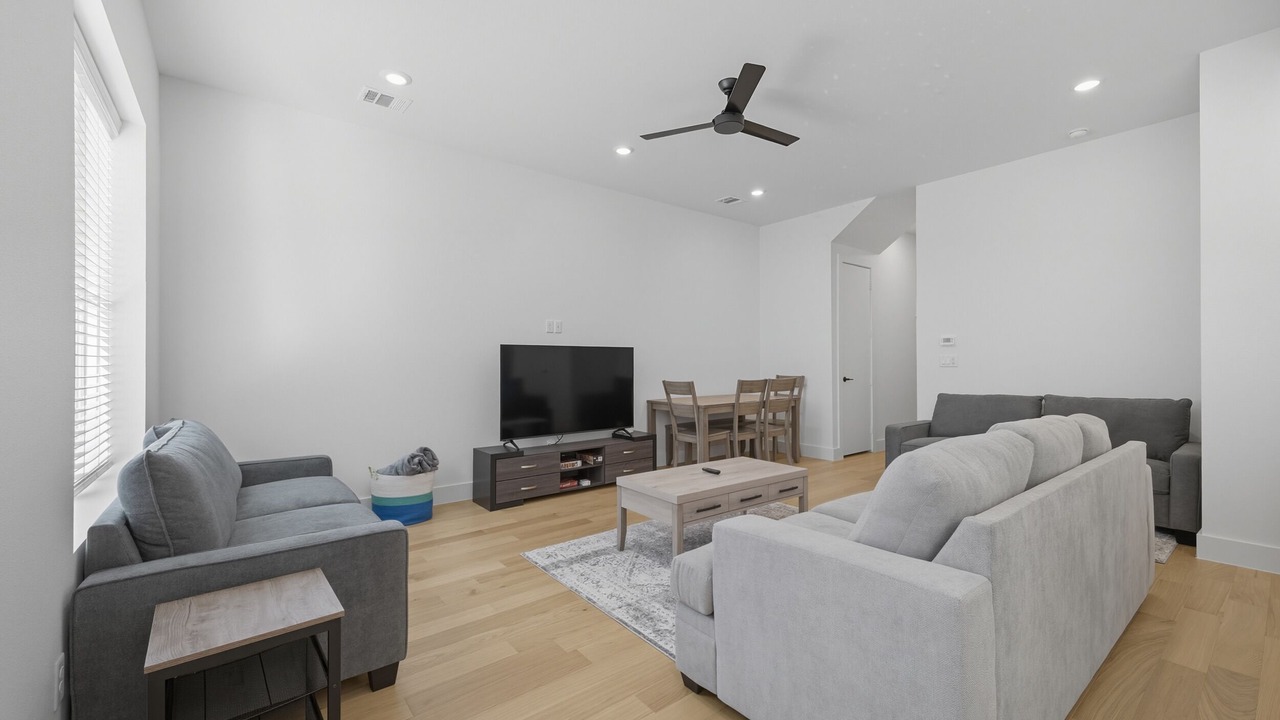 Photo of Livingroom in Quail Run Estates