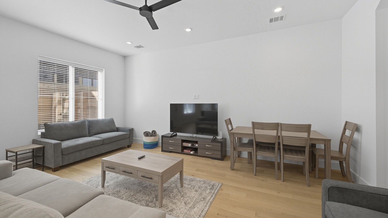 Photo of Livingroom in Quail Run Estates
