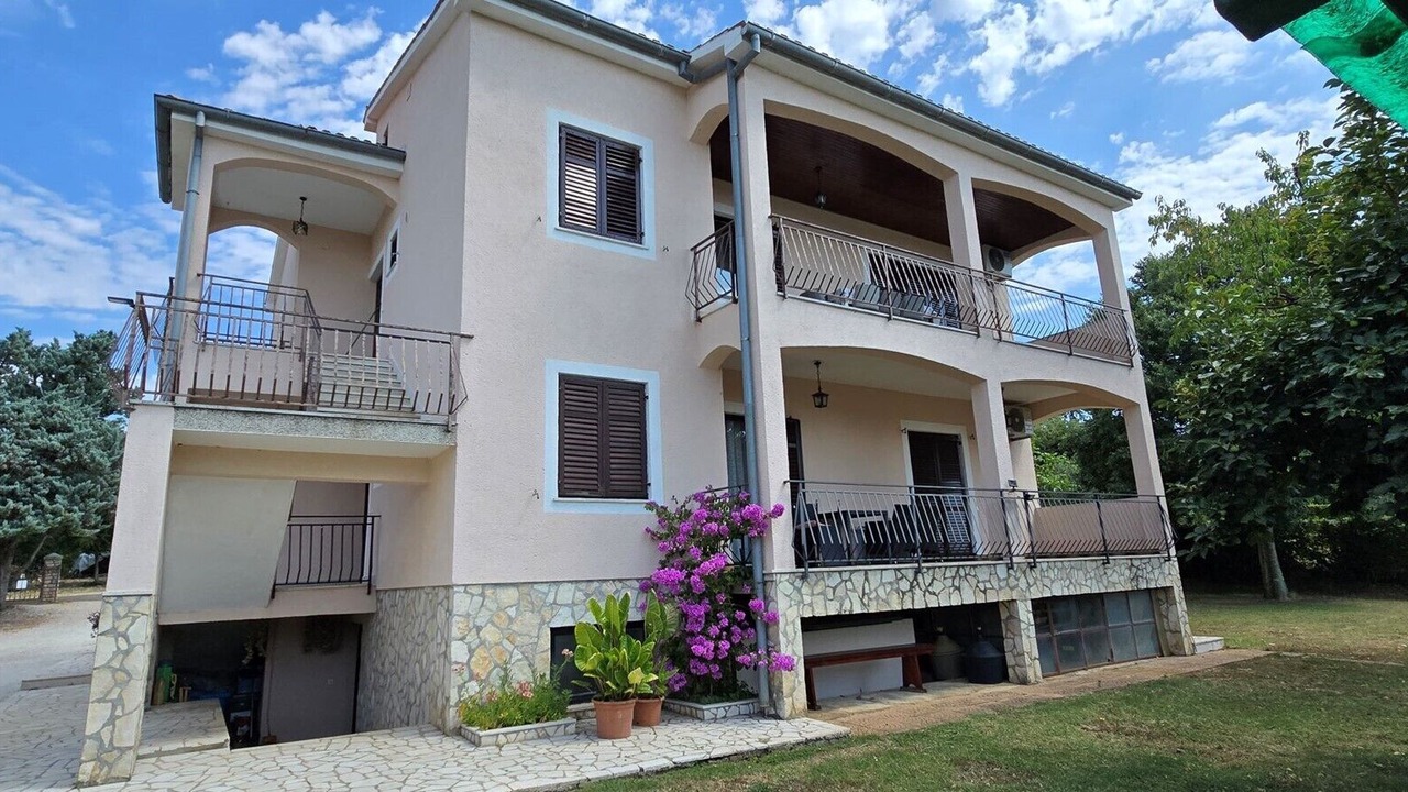 Photo of Outdoor in Buici