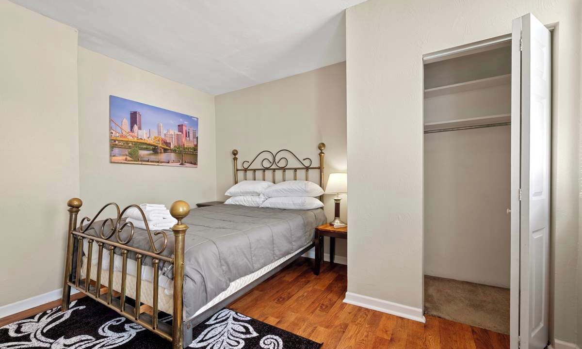 Photo of Bedroom in South Side Flats